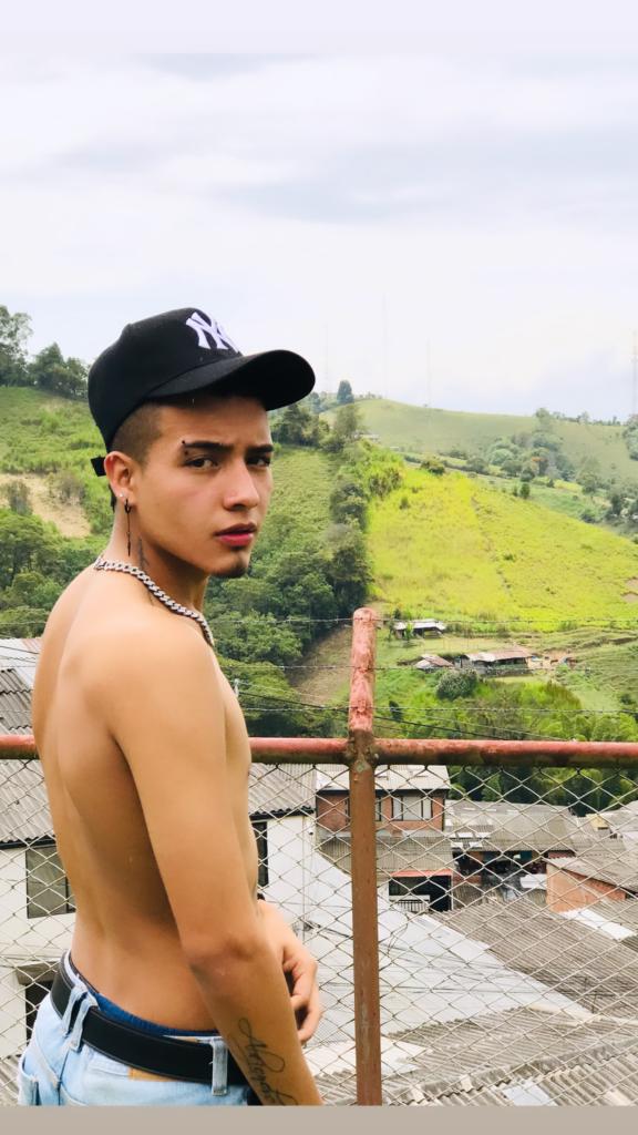 643701664: Chico busca chica en Tarragona