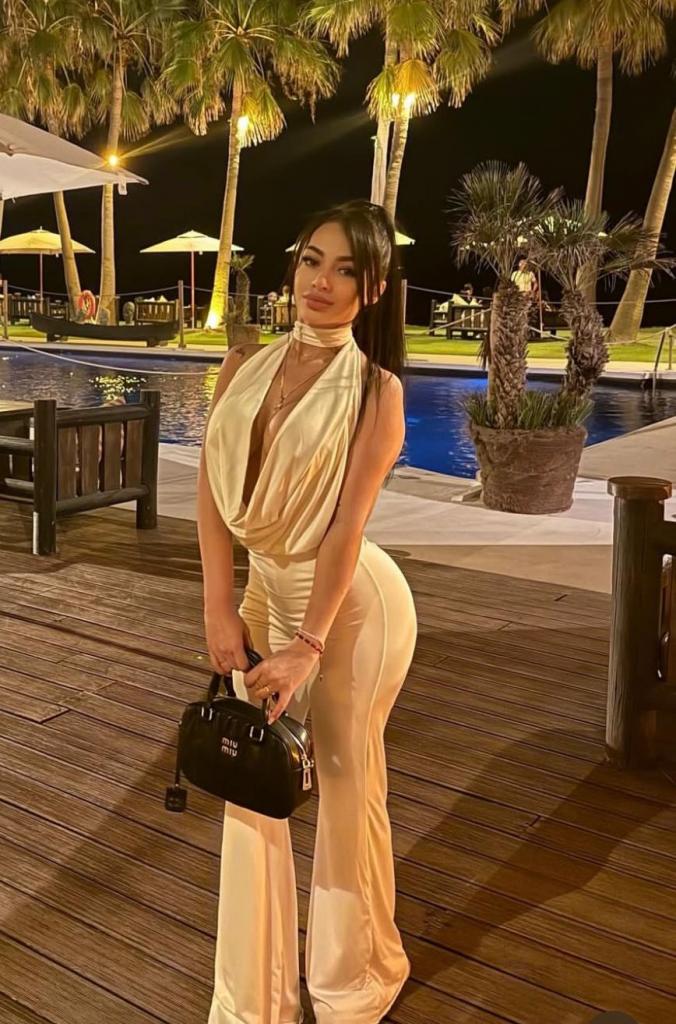 Chica busca chico en Cádiz: 