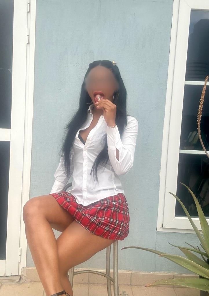 Chica busca chico en Tenerife: 