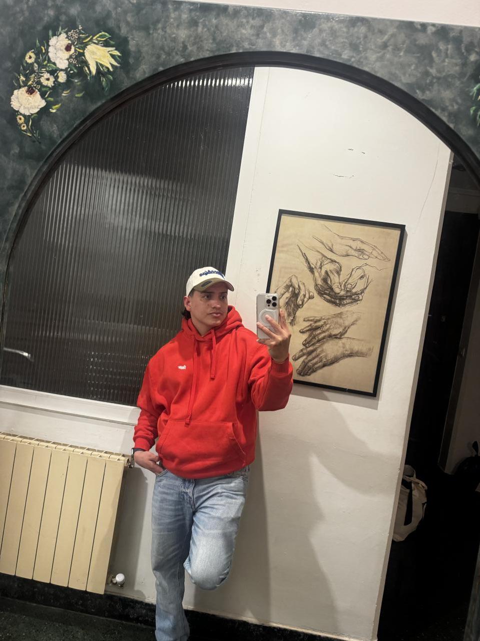 697165304: Chico busca chica en Cantabria