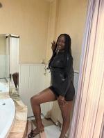 637908813: Chica busca chico en Sevilla