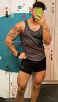 672044911: Chico busca chica en Valencia