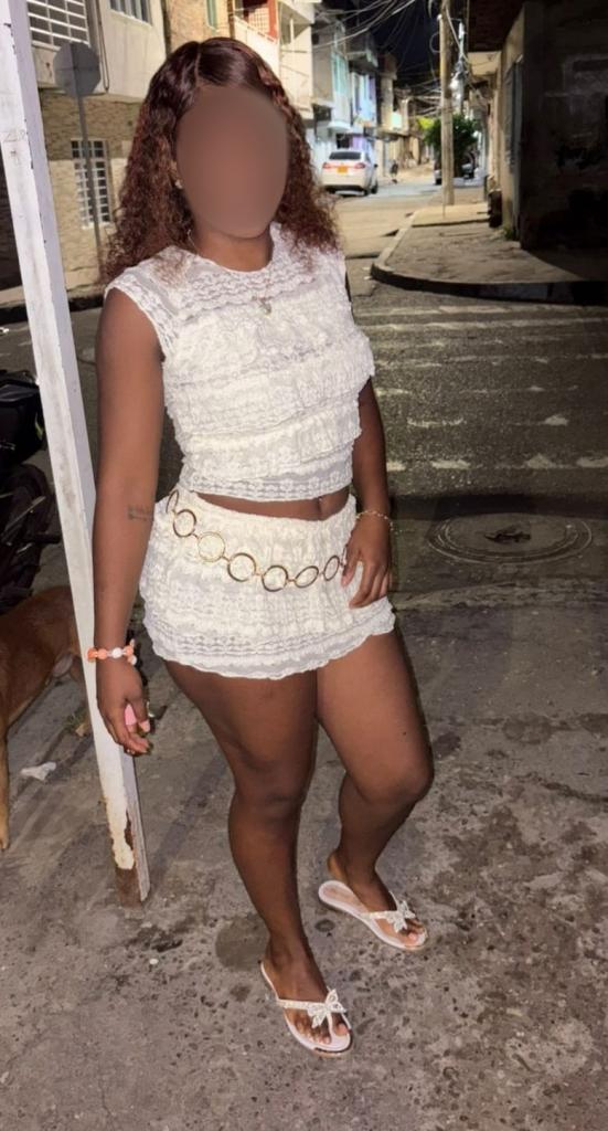 632973809: Chica busca chico en Sevilla