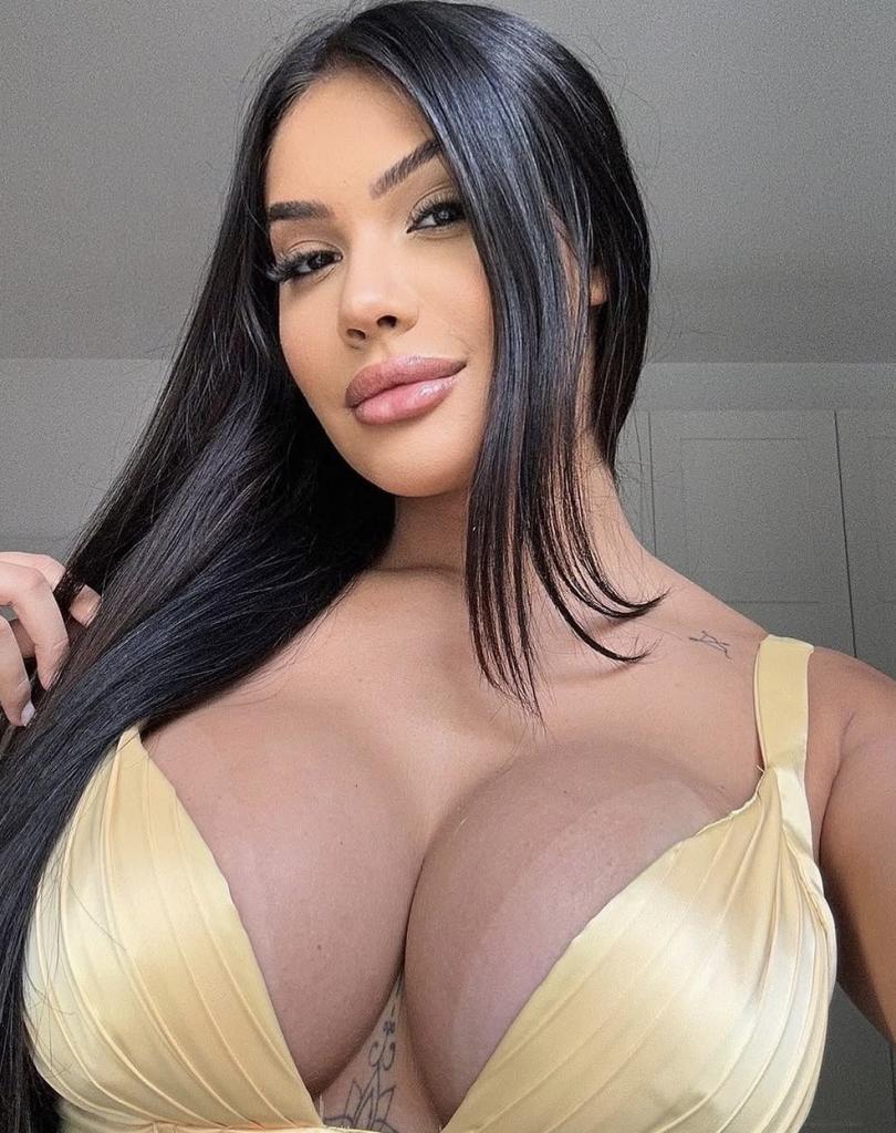 Chica busca chico en Alicante: Chica busca chico