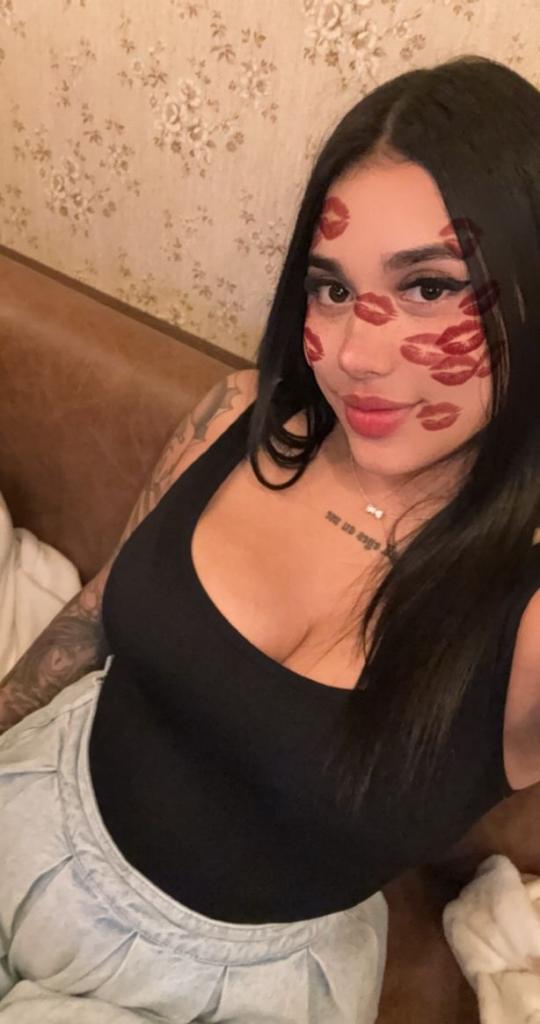 Chica busca chico en Almería: 