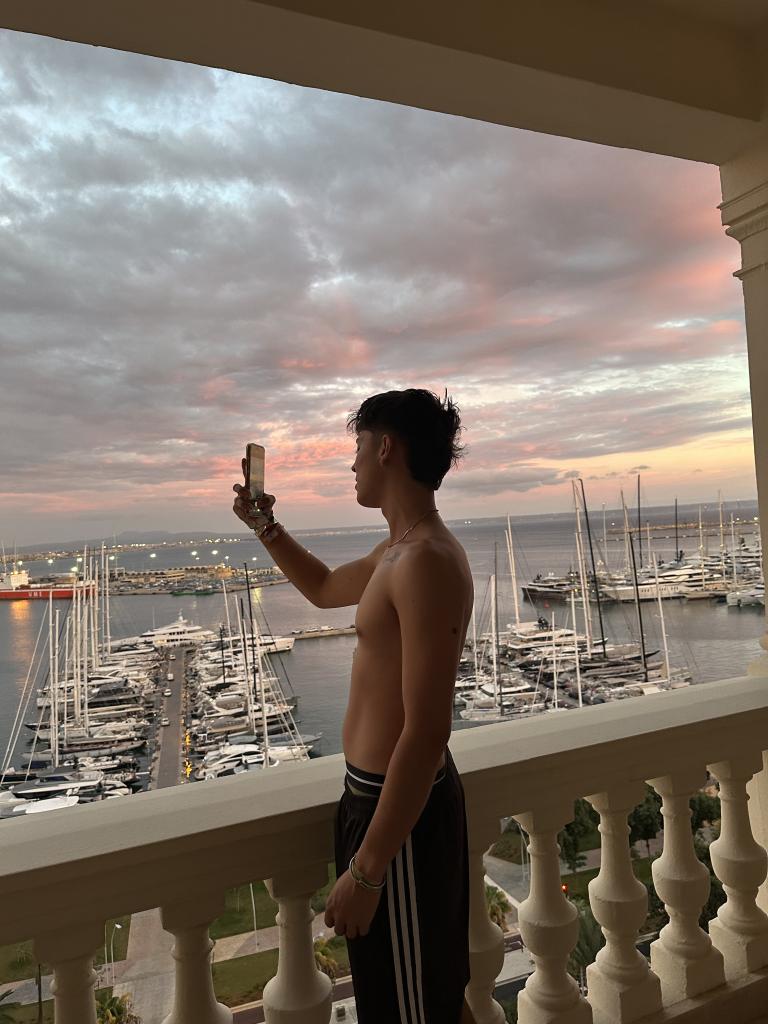 Chico busca chica en Ibiza: 