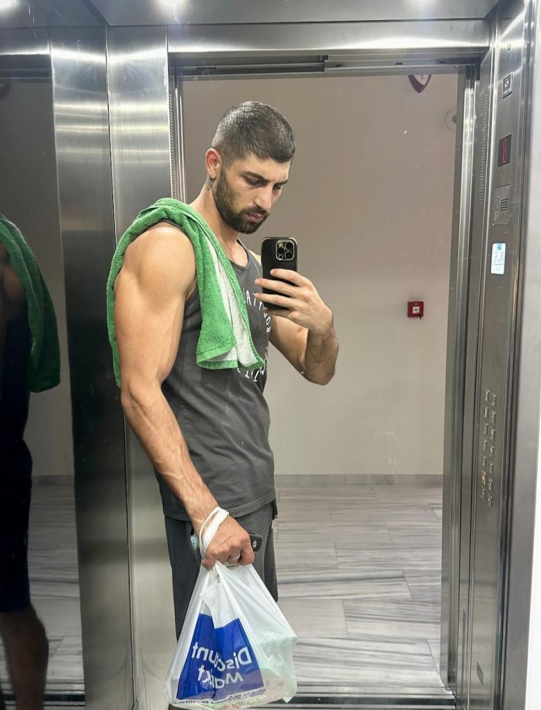 Chico busca chica en Lérida: 