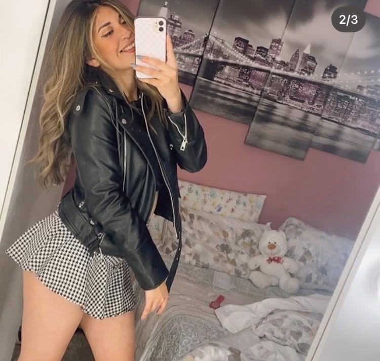 Chica busca chico en Almería: 