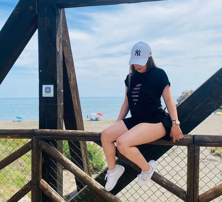 Chica busca chico en Almería: 