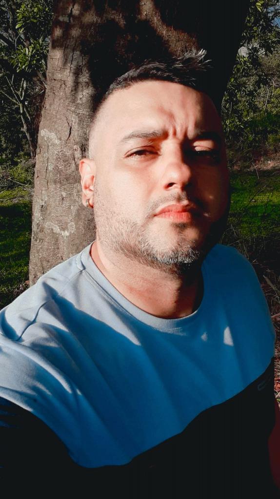 614076474: Chico busca chica en Murcia