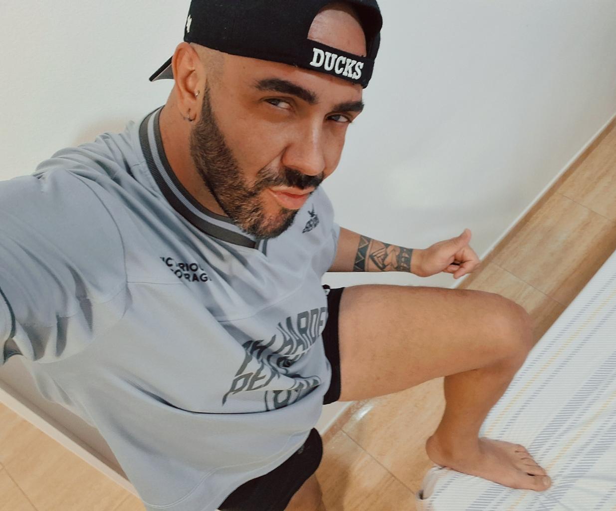 Chico busca chica en Las Palmas: 