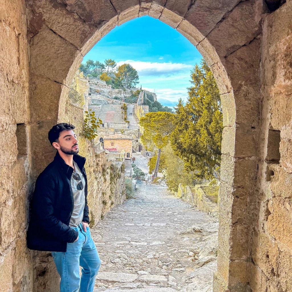 637705099: Chico busca chica en Barcelona