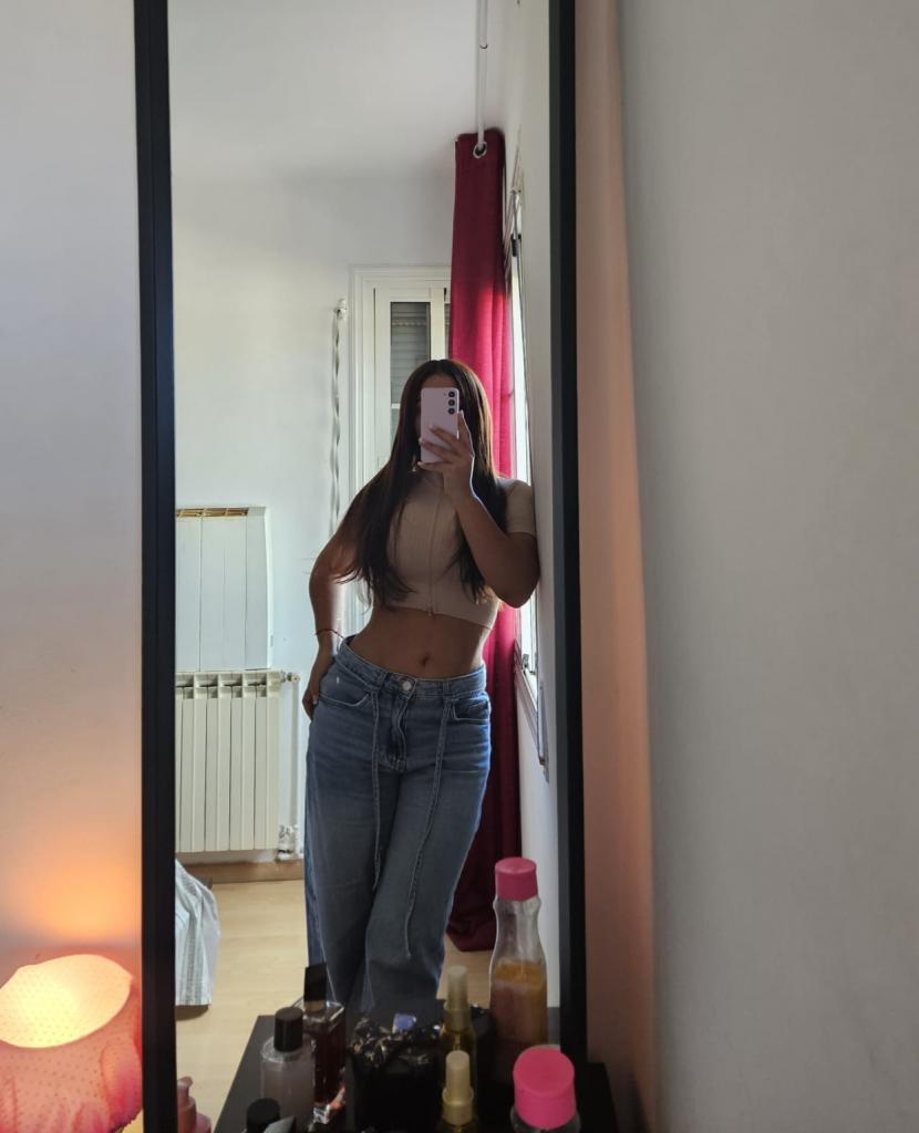 678943913: Chica busca chico en Barcelona