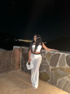 613426316: Chica busca chico en Ibiza