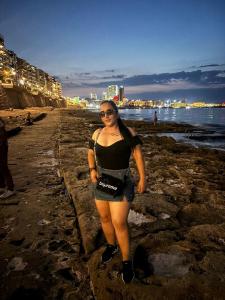 632734159: Chica busca chico en Barcelona