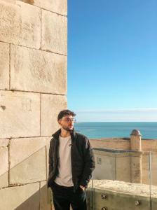 637705099: Chico busca chica en Barcelona