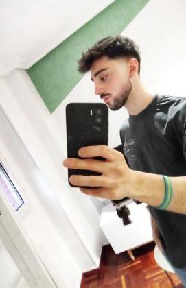 637705099: Chico busca chica en Barcelona