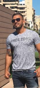 650711434: Chico busca chica en Barcelona