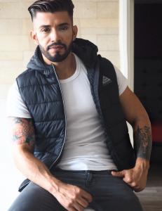 650711434: Chico busca chica en Barcelona