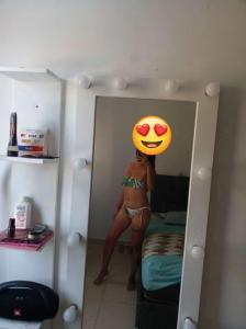 643892823: Chica busca chico en Granada