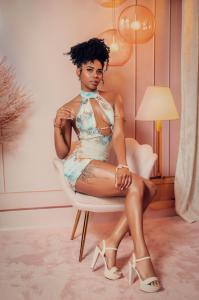 663404801: Chica busca chico en Madrid