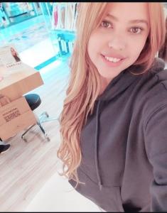 690266476: Chica busca chico en Barcelona