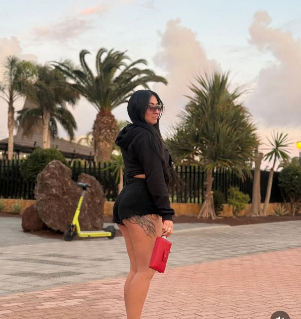 Chica busca chico en Tenerife: 