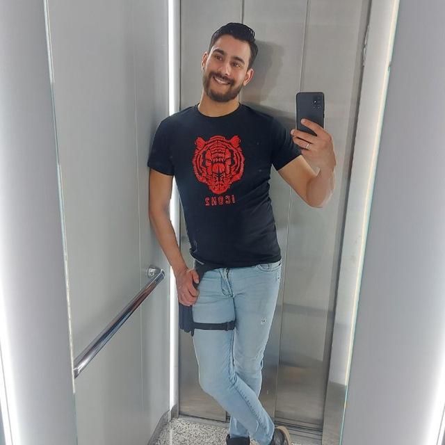 Chico busca chica en Lérida: 