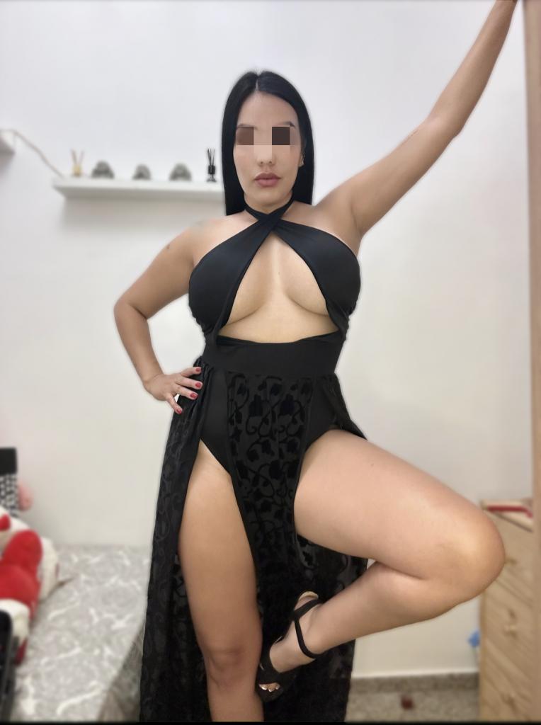 667607218: Chica busca chico en Barcelona