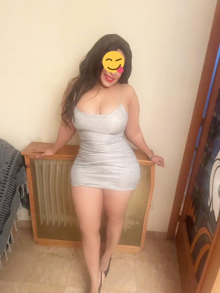 643218730: Chica busca chico en Gerona