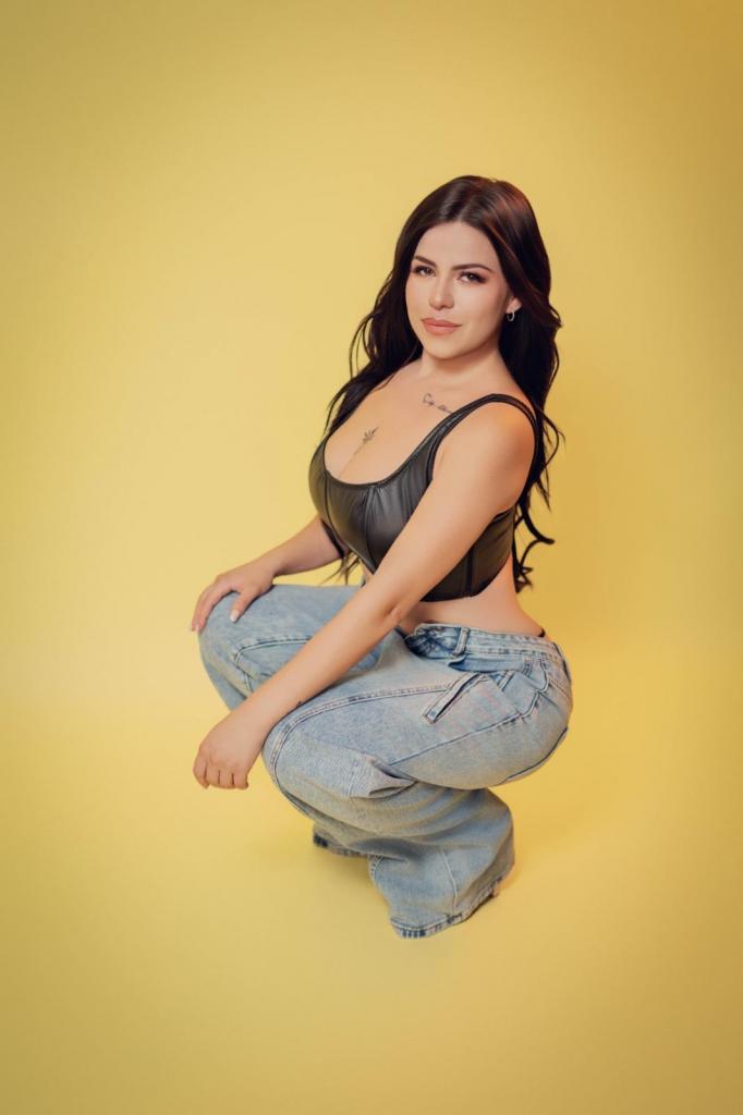 661676458: Chica busca chico en Granada