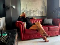 674967748: Chica busca chico en Zaragoza