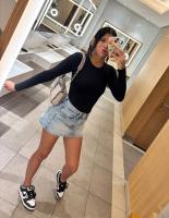 614210813: Chica busca chico en Barcelona