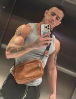 633872353: Chico busca chica en Barcelona