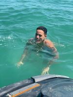 633872353: Chico busca chica en Barcelona