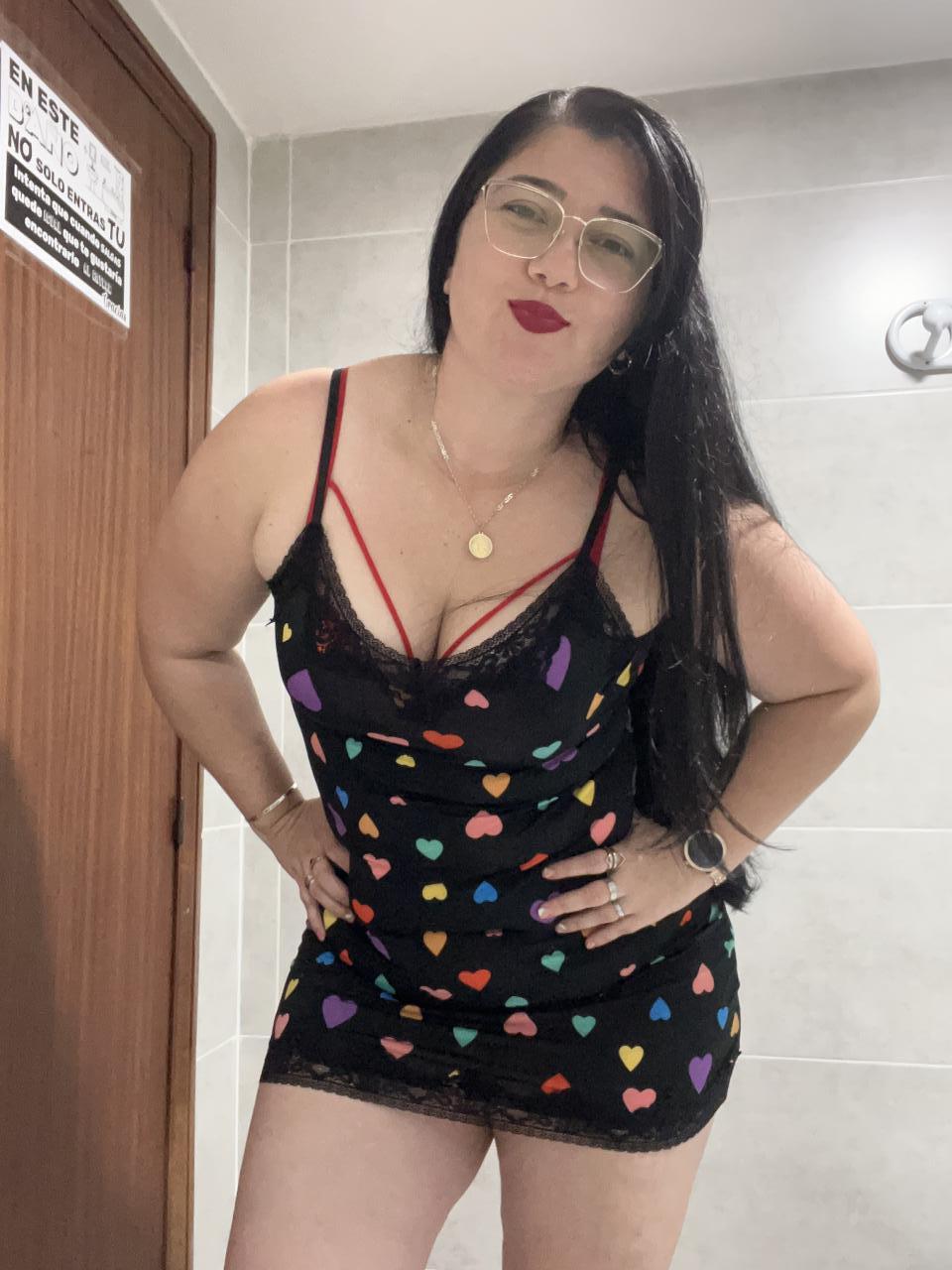Chica busca chico en Alicante: Chica busca chico