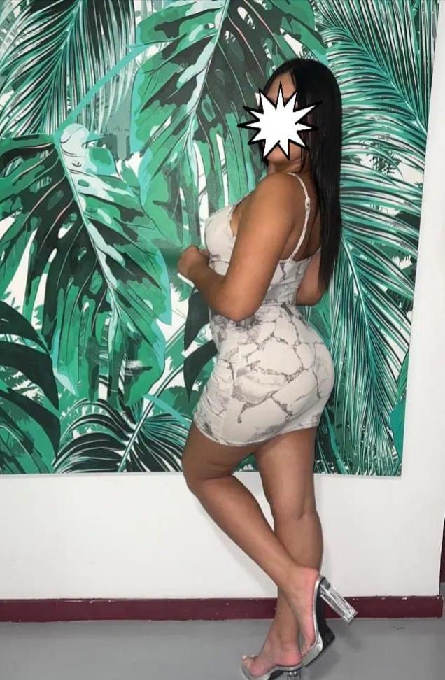 631434384: Chica busca chico en Málaga