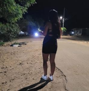 642094225: Chica busca chico en Zaragoza