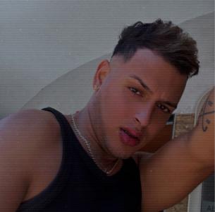 674713300: Chico busca chica en Zaragoza