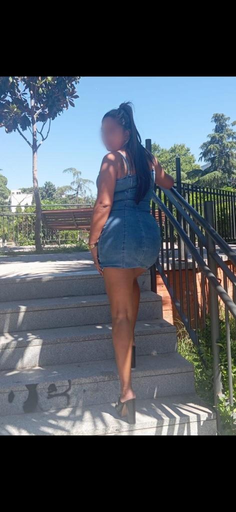 643709690: Chica busca chico en La Coruña
