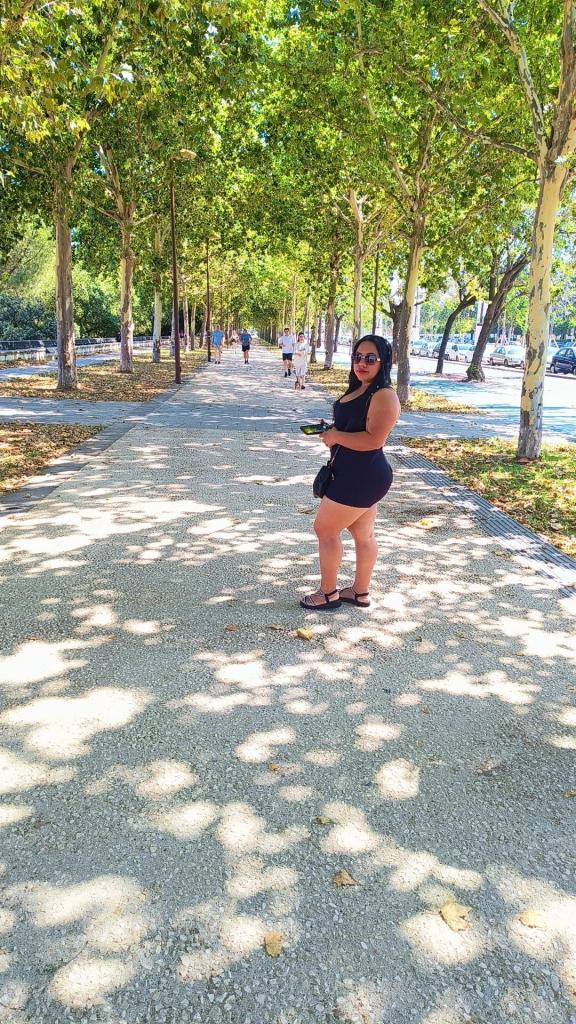 612283361: Chica busca chico en Sevilla