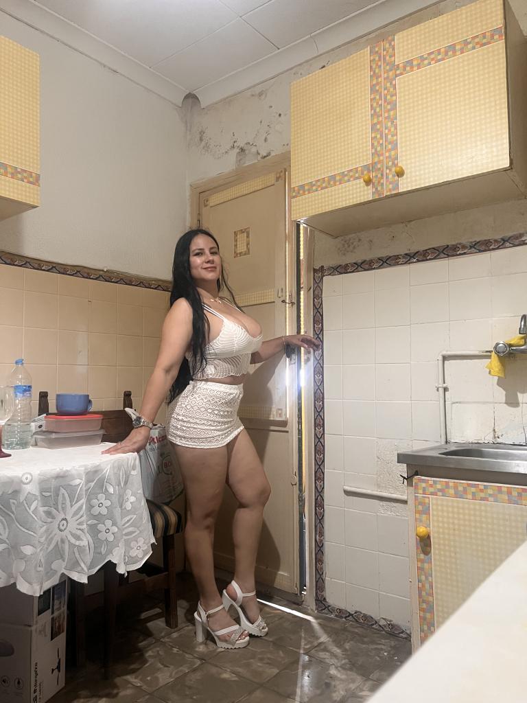 Chica busca chico en Alicante: Chica busca chico