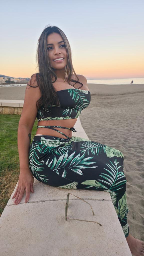 643971178: Chica busca chico en Málaga