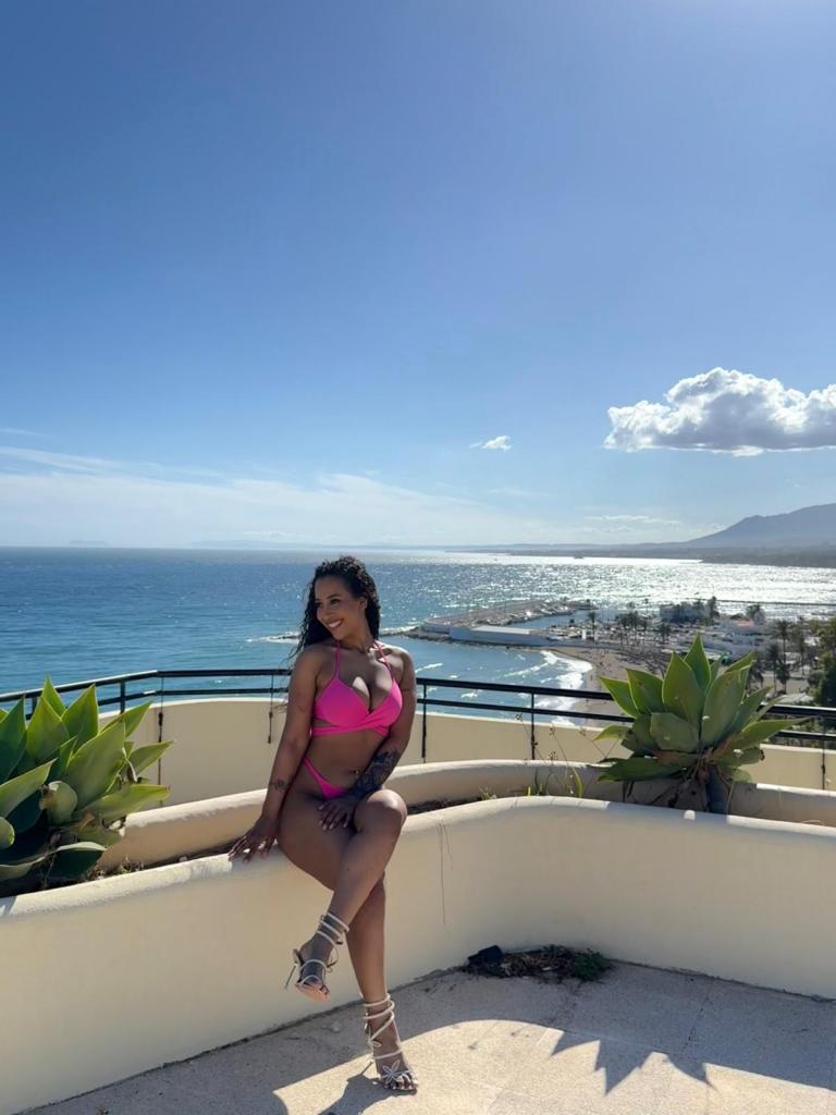 631361928: Chica busca chico en Barcelona