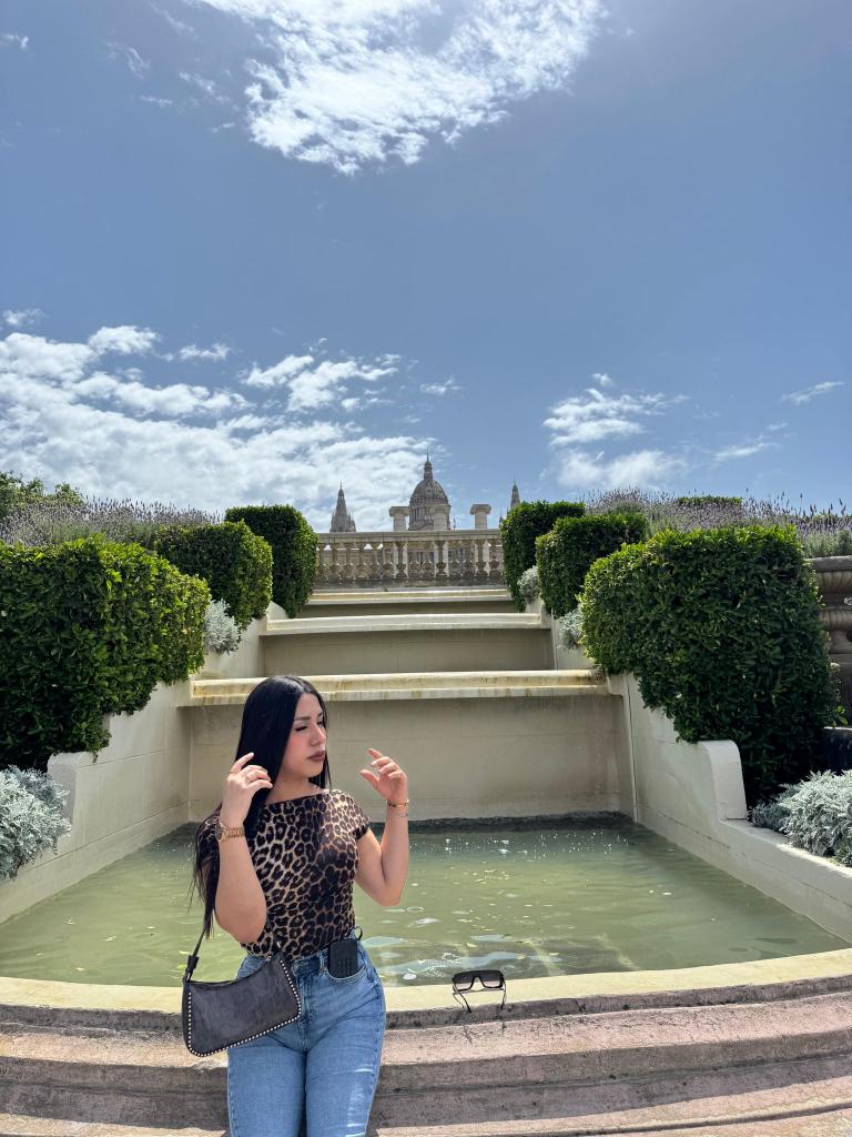 615796780: Travesti en Barcelona