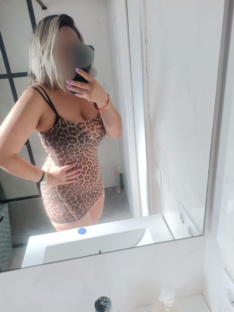 624745203: Chica busca chico en Cádiz