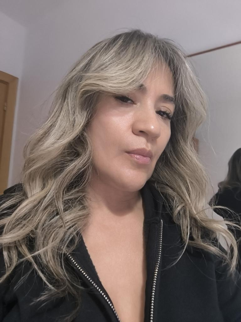 Chica busca chico en Tarragona: Chica busca chico