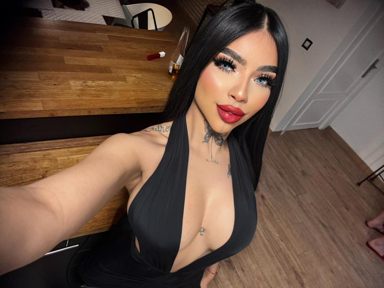 631427878: Chica busca chico en Málaga