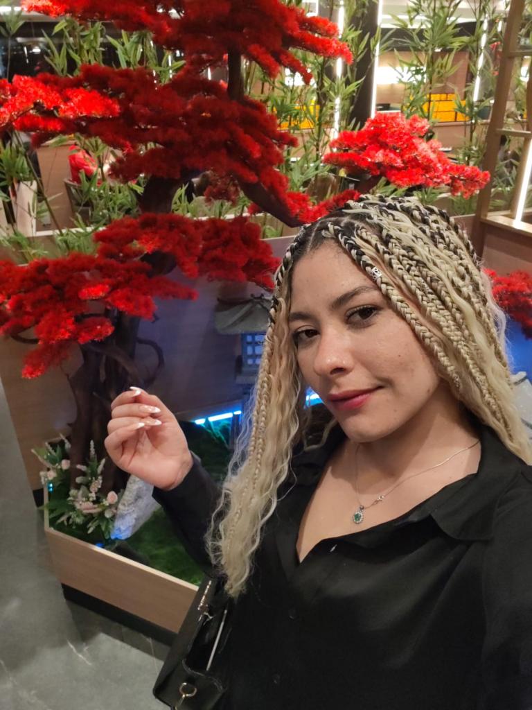 Chica busca chico en Cádiz: 