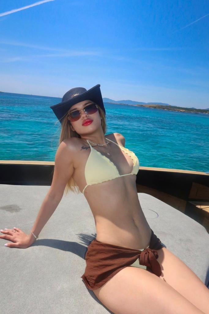 643284725: Chica busca chico en Ibiza